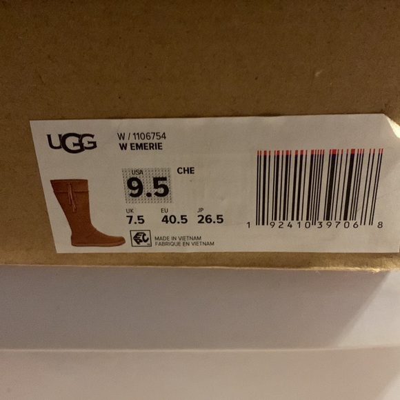 Uggs mid leg western boot great condition - Picture 6 of 6
